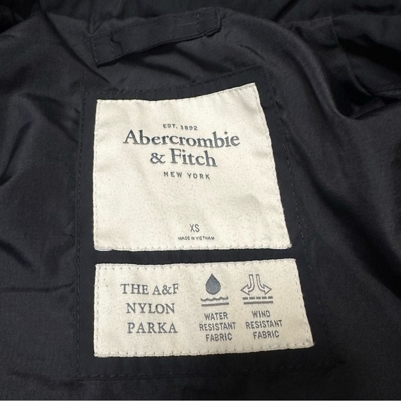 Abercrombie & Fitch 'The A&F Nylon Hooded Parka' in Black Size XS - Picture 6 of 7